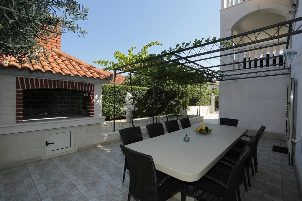 Apartments Manda Supetar Exterior foto
